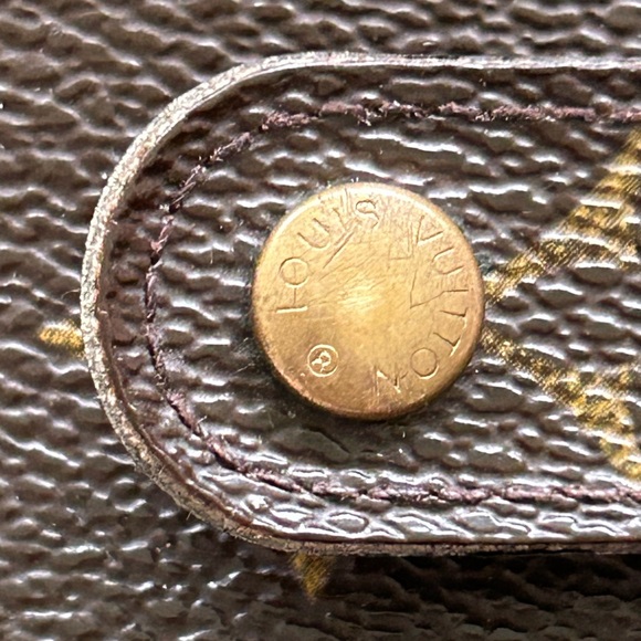 Louis Vuitton Wallet - Picture 5 of 9